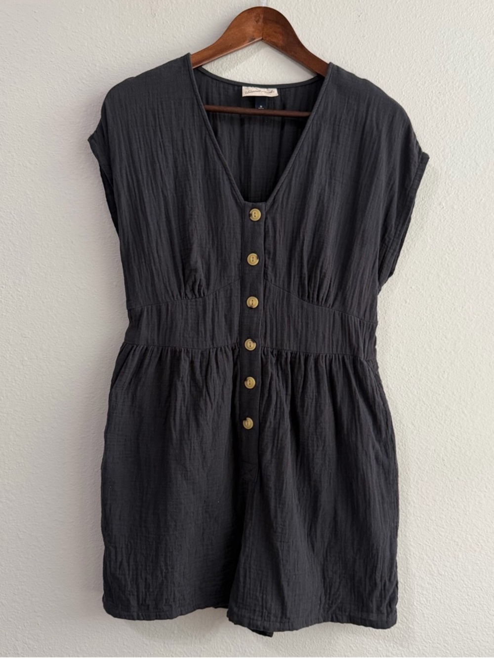 Universal Thread Charcoal Grey Gauzy V-neckline Size Medium Romper Boho Casual G